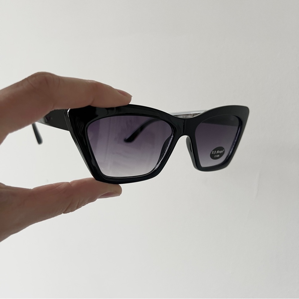 AJ Morgan ASOS black retro cat eye sunglasses